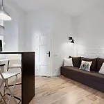 Old Town Cosy * بوزنان